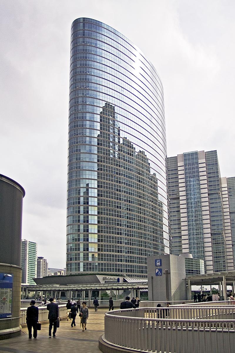 Gläsernes Hochhaus in Tokyo
